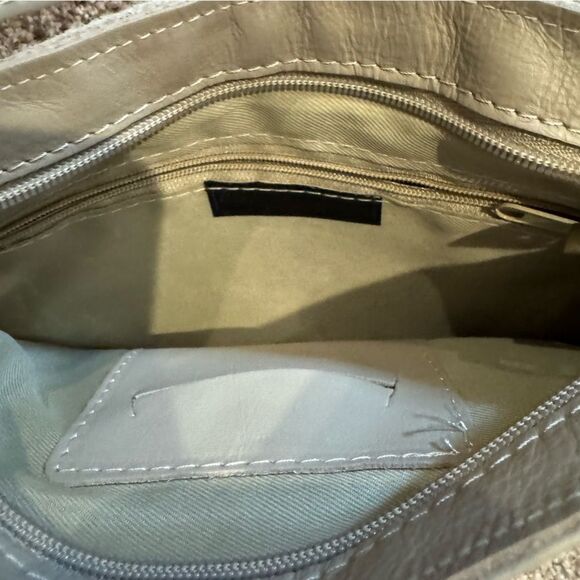 Cream Italian Leather Envelope Flap Crossbody Purse. - Picture 6 of 10